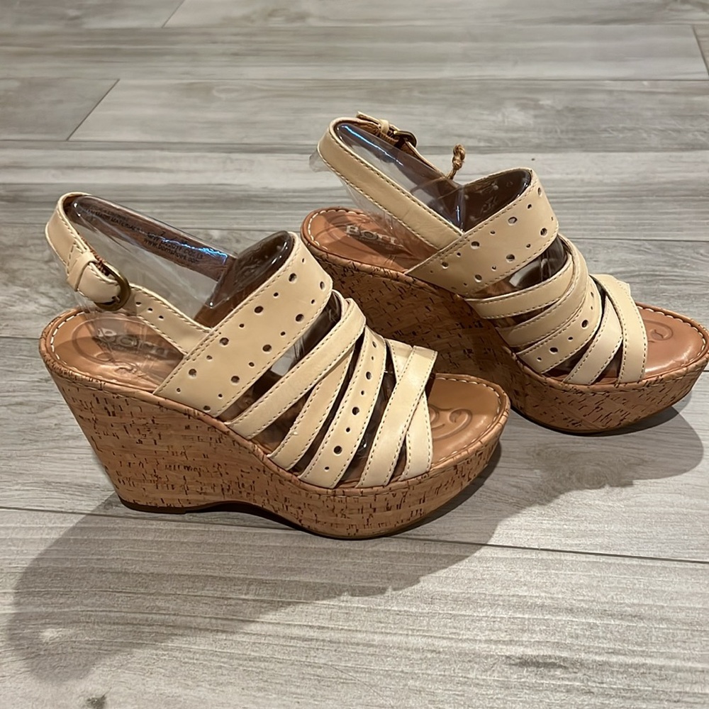 BORN “Marlys” Off White/Cream Leather Wedge Sandals - Picture 3 of 6